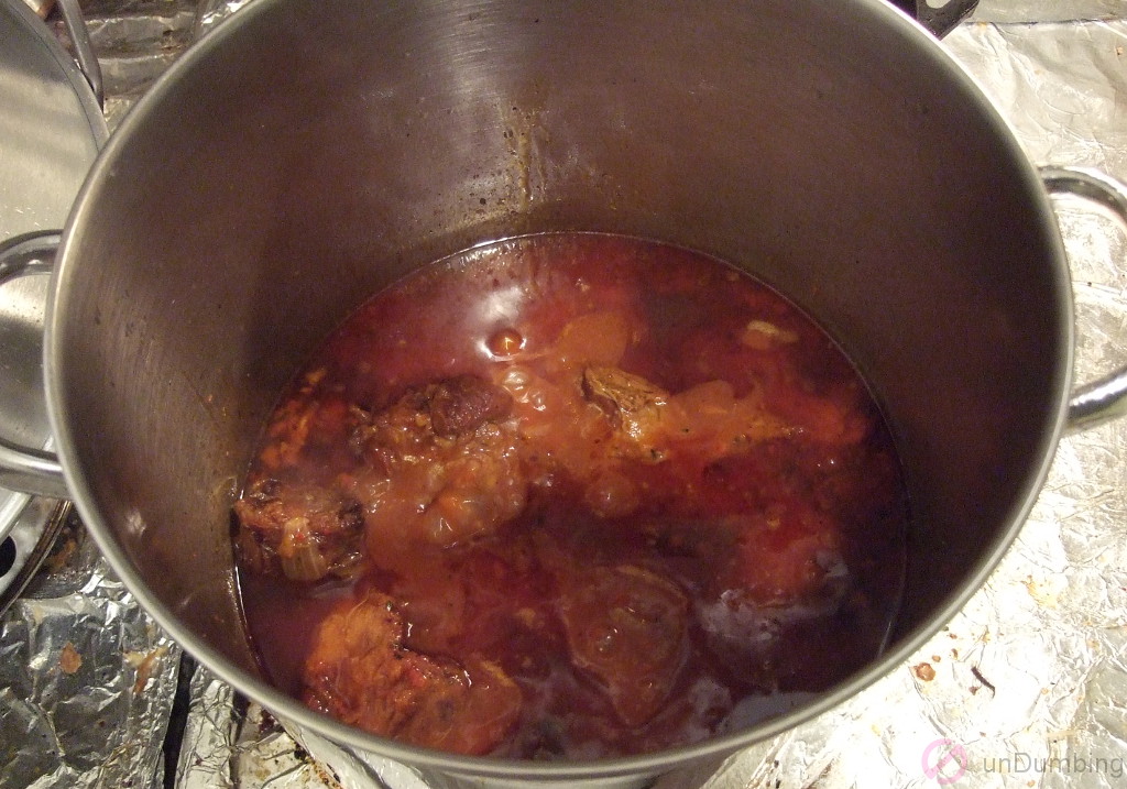Simmered oxtail in a pot
