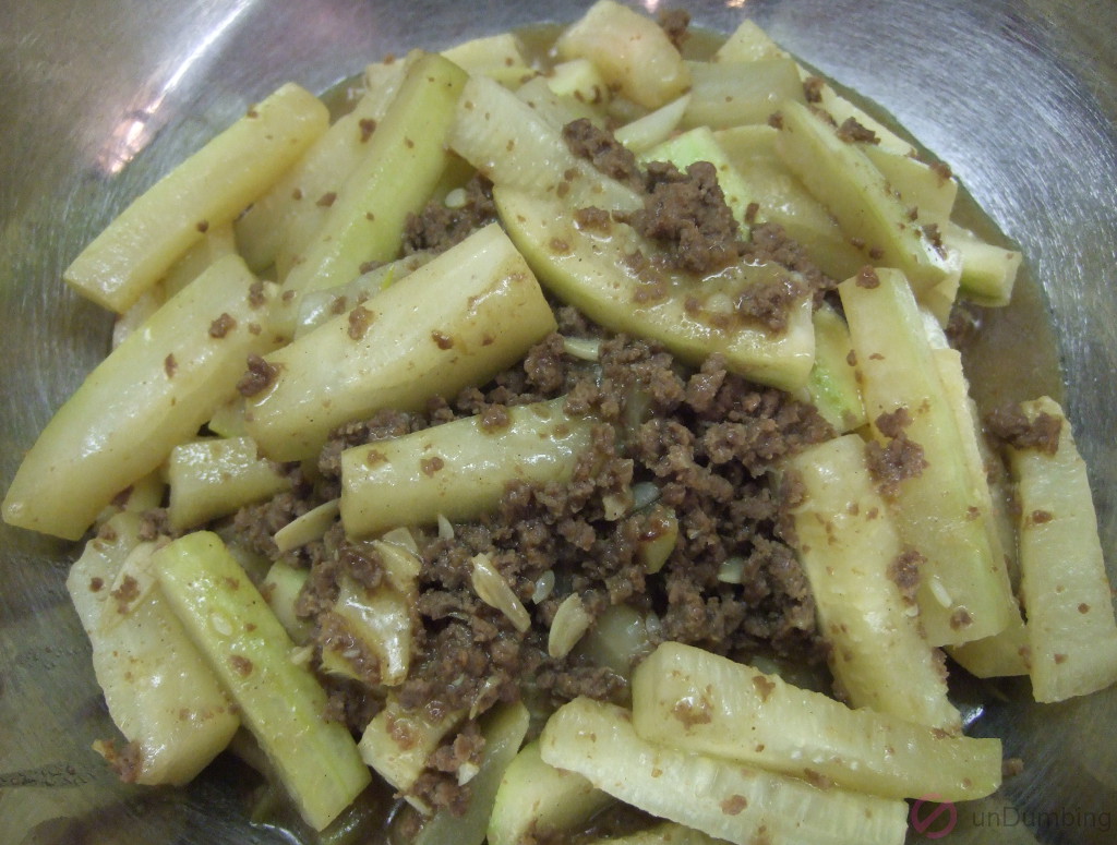 Fuzzy melon with ground beef