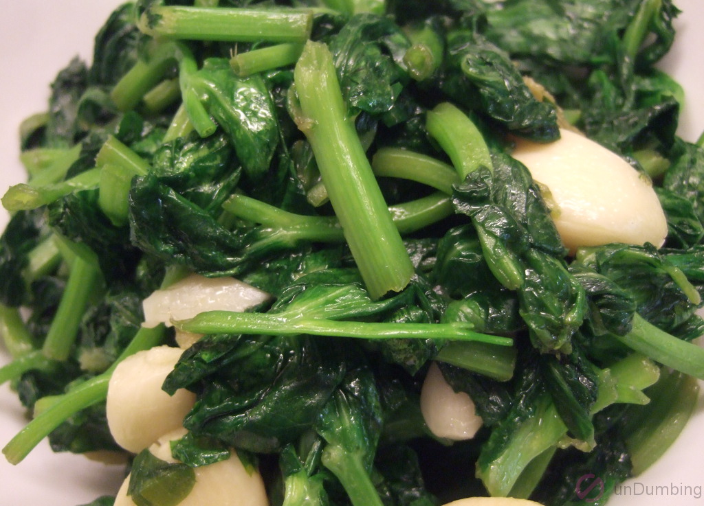 Stir-fried pea shoots with garlic