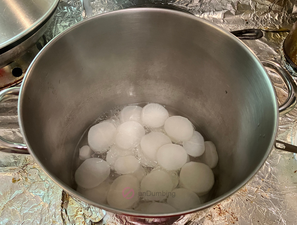 Flipped daikon in the pot